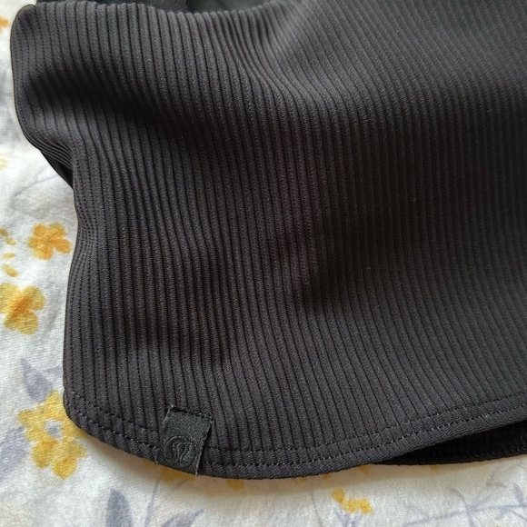 Lululemon Ribbed Longline Yoga Bra *Light Support, C/D Cup Black Size 6 - Picture 5 of 6